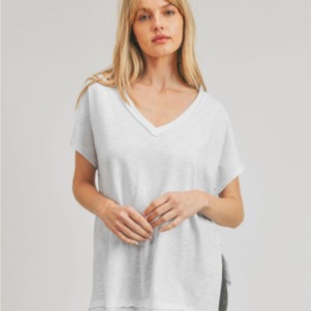 Wasabi + Mint | Gray/White V-Neck Slouch Tee | Sz L